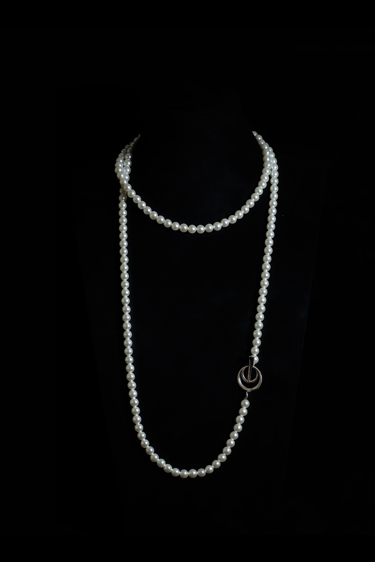 White Lady Pearl Necklace